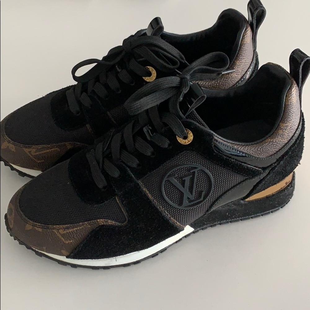 Louis Vuitton sneakers 7 1/2